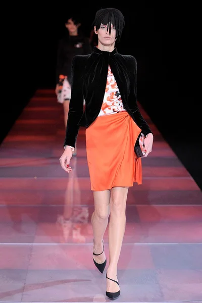 Look 30